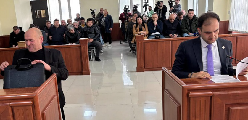 პროფესორსა და 4 სტუდენტს მოსამართლემ პატიმრობა შეუფარდა