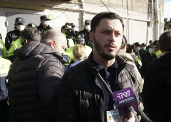“ზურა დათუნაშვილს დაზიანება აქვს ყელის არეში, შესიებული აქვს თვალი, მანქანაში ჩასმის დროს ურტყამდნენ გვერდებში”- ადვოკატი