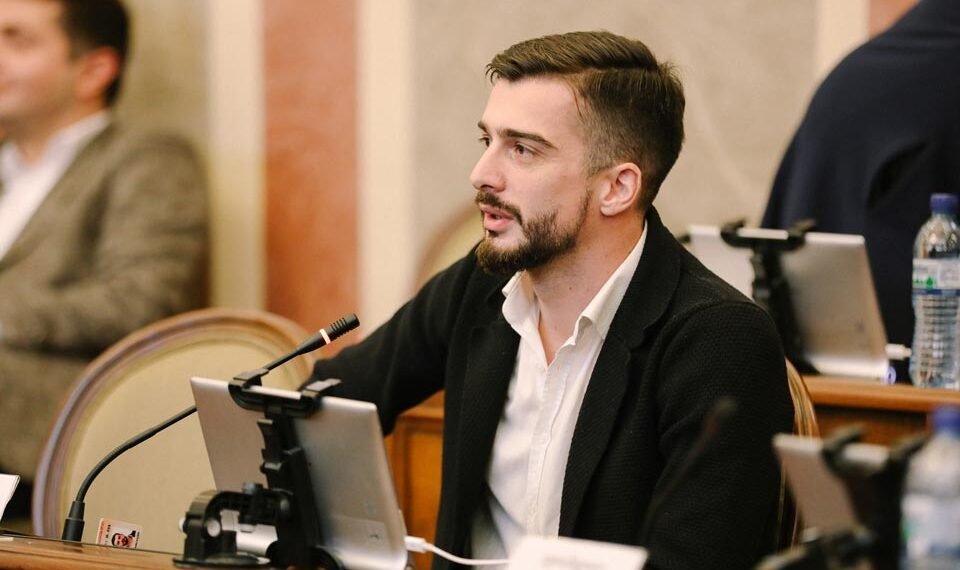 დარწმუნებული ვარ, გადაივლის ემოციური ფონი და საზოგადოების ჯანსაღი ნაწილი სწორ მხარეს დადგება – კონსტანტინე ზარნაძე