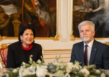 ვთავაზობ ჩემს მხარდაჭერას პრეზიდენტს ამ რთული ვითარების ნავიგაციის ძალისხმევაში – პეტრ პაველი