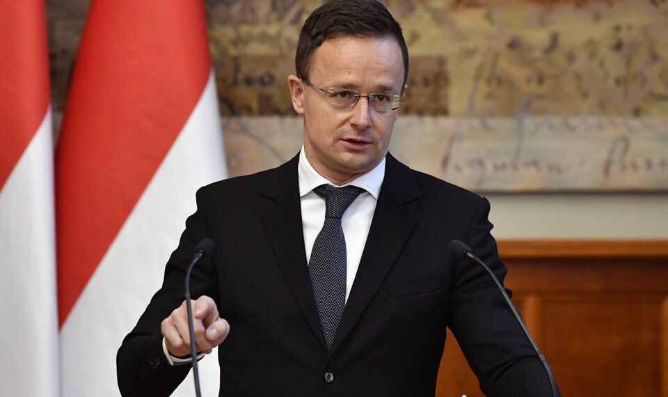 თავს ესხმიან იმიტომ, რომ ქართველმა ხალხმა სუვერენული მთავრობის არჩევა გაბედა – პიტერ სიიარტო