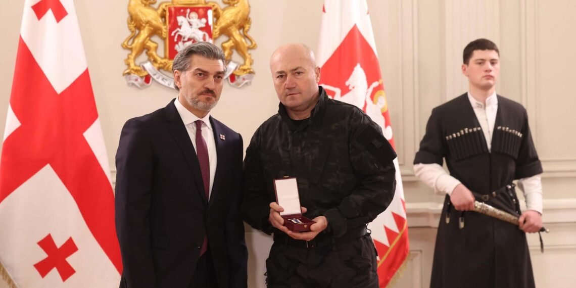 ყაველაშვილმა  შინაგან საქმეთა მინისტრი და პოლიციის სხვა ხელმძღვანელი პირები ღირსების ორდენით დააჯილდოვა