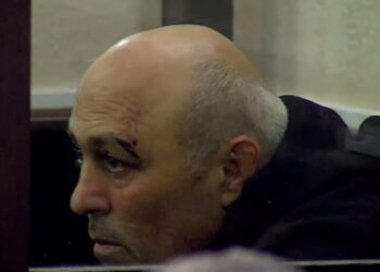 პოლიციელებზე თავდასხმაში ბრალდებული ანატოლი გიგაური მოსამართლემ პატიმრობაში დატოვა