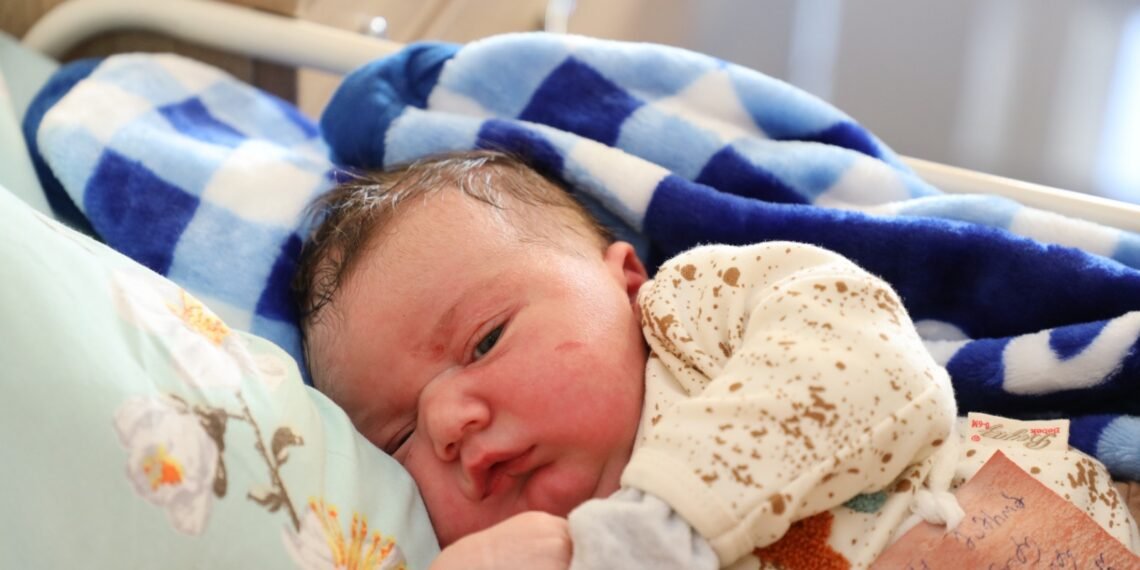 ოზურგეთში გოლიათი ბიჭი დაიბადა