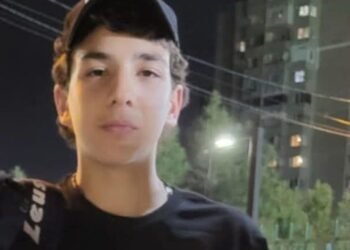 ბათუმში მოზარდს ეძებენ