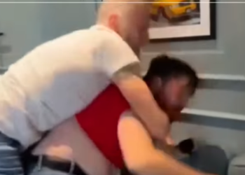 აბუ-დაბიში, „ქართული ოცნების“ დეპუტატები ირაკლი ზარქუა და ვიქტორ სანიკიძე მოქალაქეს ფიზიკურად დაუპირისპირდნენ