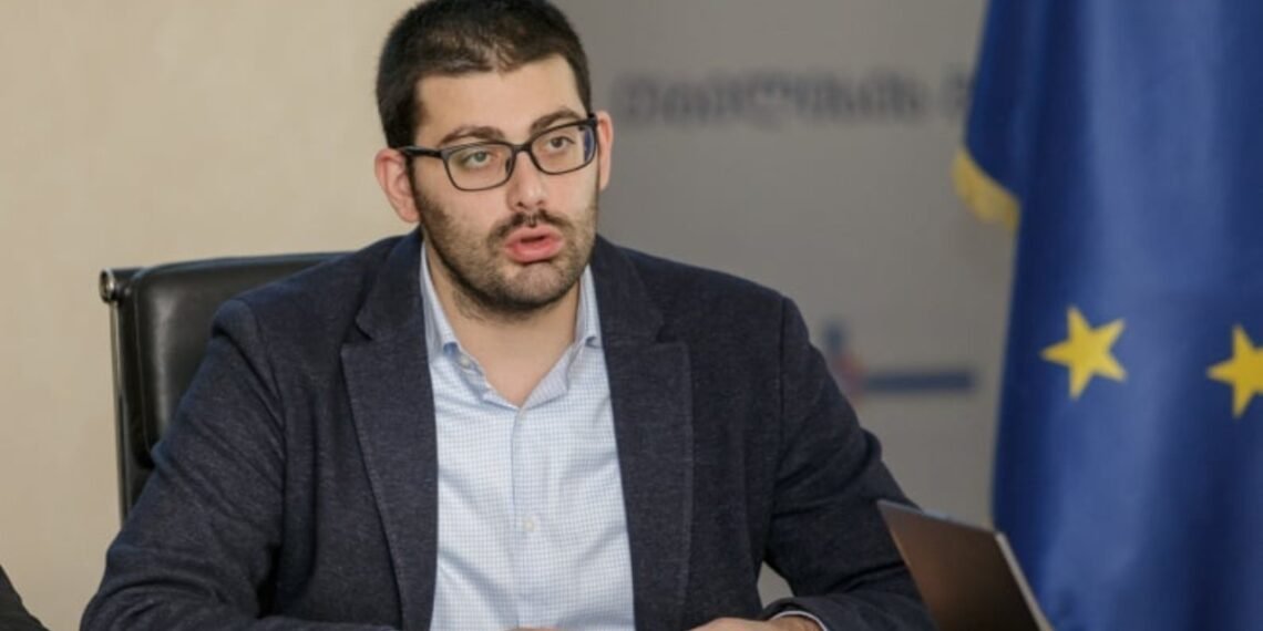 საბა ბუაძის განცხადებით, მას თავს დაესხნენ