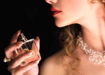 რა უნდა ეწეროს სუნამოს, რომ მისი სურნელი დიდხანს გაგყვეთ