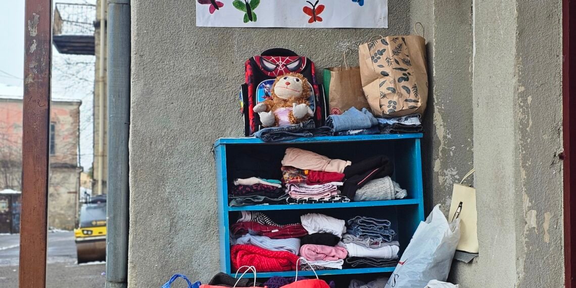 “სიკეთე გადამდებია, სიკეთე გადაარჩენს სამყაროს” – ქუთაისელი მოსწავლეები მოქალაქეების დასახმარებლად გაერთიანდნენ