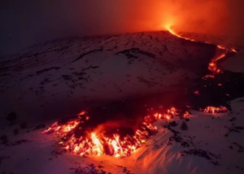 იტალიაში ვულკანი “ეტნა” კვლავ გააქტიურდა და ლავას აფრქვევს
