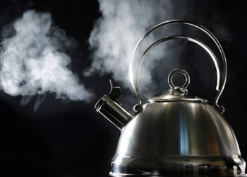 რატომ არ შეიძლება ორჯერ ადუღებული წყლის დალევა