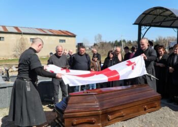 90-იანი წლების შეიარაღებული მოქმედებების დროს უგზო-უკვლოდ დაკარგული ორი პირი ქუთაისში დაკრძალეს