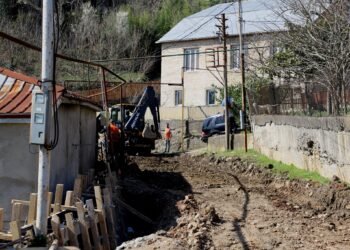 ქუთაისში, ასლანიკაშვილისა და ჩანჩიბაძის ქუჩის გზის მოწესრიგების სამუშაოები მიმდინარეობს