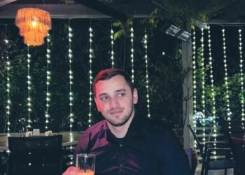 ” უსაშველო ტკივილი და მოგონება დაგვიტოვე ” – ბათუმელ დავით აბულაძეს ახლობლები ემშვიდობეიან