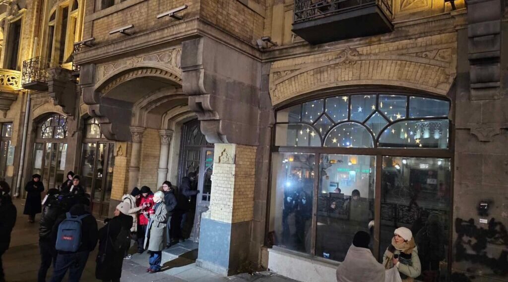 სტუდენტის სტატუსი შეგვიწყდა – რას წერენ თეატრალური უნივერსიტეტის სტუდენტები