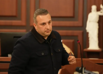 პოლიციელი მათე დევიძეზე – დავინახე, ახალგაზრდა, ხუჭუჭთმიანი ბიჭი მორბოდა ხელჯოხით, რამდენჯერმე მოიქნია და ხელზე მომხვდა