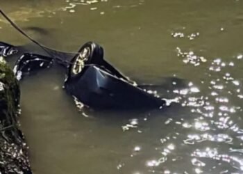 ქუთაისში მანქანა ხიდიდან გადავარდა