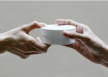 სამი ნივთი, რომელიც ხელიდან ხელში სხვა ადამიანს არასდროს უნდა გადასცეთ – „დაკარგავთ ჯანმრთელობას, სიყვარულს, ფინანსებს“