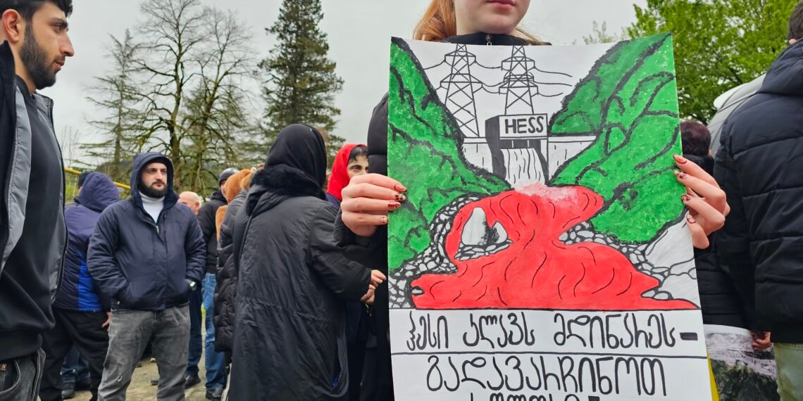 ,,ჰესი კლავს მდინარეს! გადავარჩინოთ სულორი” – ვანში აქცია მიმდინარეობს