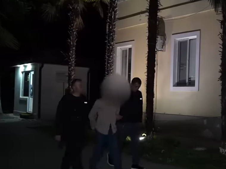 სამეგრელოს პოლიციამ განსაკუთრებით დიდი ოდენობით ნარკოტიკი ამოიღო – დაკავებულია უცხო ქვეყნის მოქალაქე