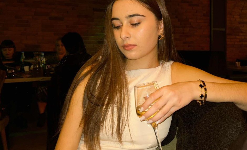 “ტრაგიკულად დაიღუპა ჩვენი მეთორმეტე კლასელი” – ოფშკვითის საჯარო სკოლა სოფია ბანძელაძეს ემშვიდობება