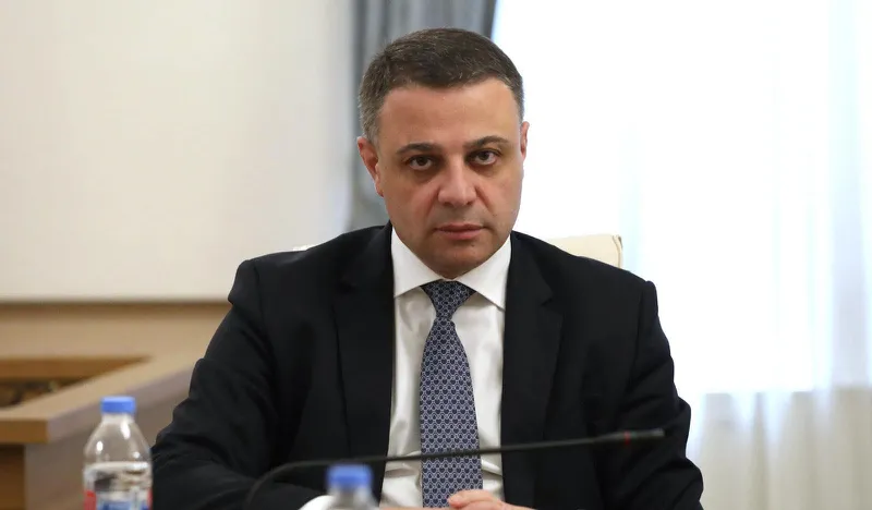 “დასრულდებით კი არა, უარეს დღეში ხართ “- ალუდა ღუდუშაური „ნაციონალურ მოძრაობას“