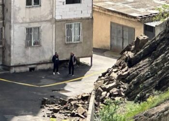 ნუცუბიძის მეოთხე პლატოზე ფერდობის ნაწილი ჩამოიშალა