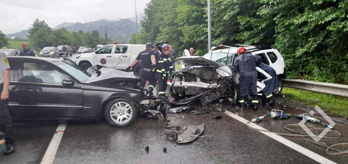 1 დაღუპული და 3 დაშავებული – ავარია მოხდა ბათუმი-ქობულეთის გზაზე