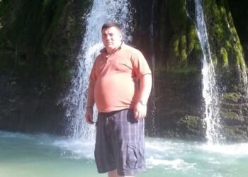“დათოს სამი დღის წინ ბინა შეუძენია. ხომ წარმოგიდგენიათ, რამხელა სიხარულით მიიჩქაროდა საყიდლებზე”