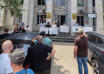 “ტყე არის ხალხის, არა ერთი კაცის” – ვანის მერიასთან აქცია იმართება