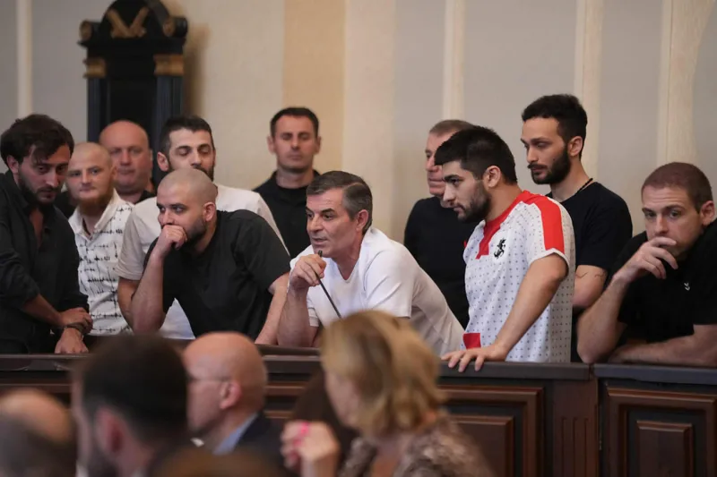“ჩემი სიცილი არ მოგეწონათ, თუ რატომ არის, რომ რვა თვეა ციხეში ვართ?” – საპროტესტო აქციებზე დაკავებული ჯანო არჩაია პროკურორს