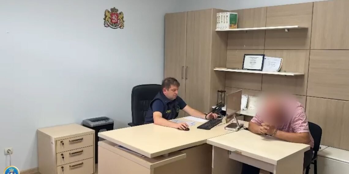 „ქრთამს იღებდა ძროხის ე.წ. საყურე ნიშნების სანაცვლოდ…“ – დააკავეს სურსათის ეროვნული სააგენტოს თანამშრომელი