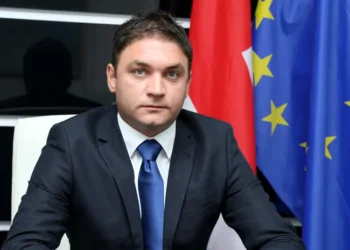 დავით ტაბიძეს 300 000-ლარიანი გირაო შეეფარდა