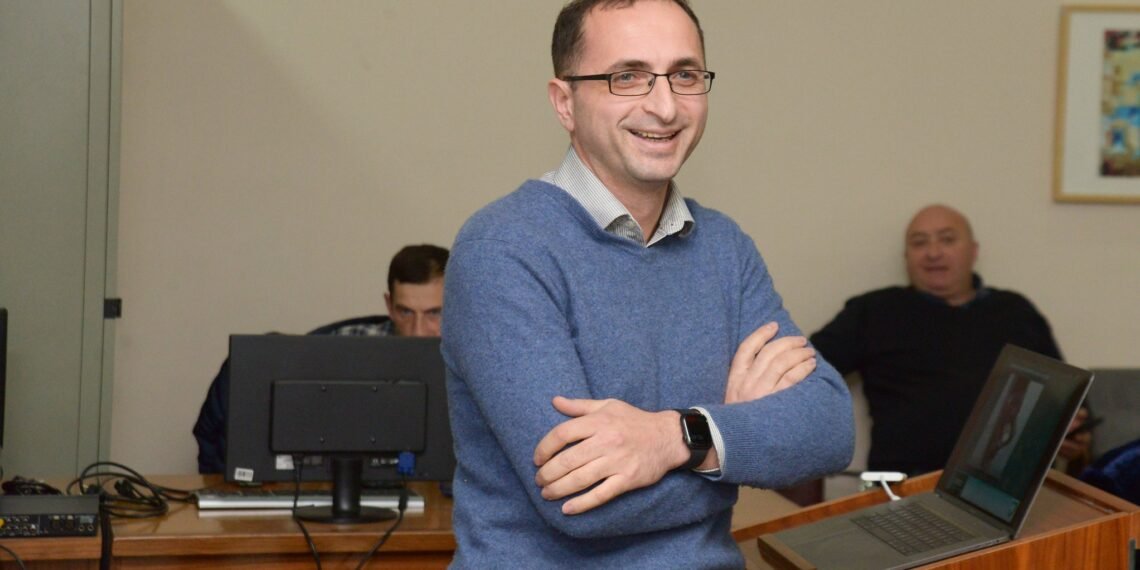 “გრცხვენოდეთ ვინც ჩუმად ხართ! “- მოქალაქეები  კარდიოქირურგს სოლიდარობას უცხადებენ