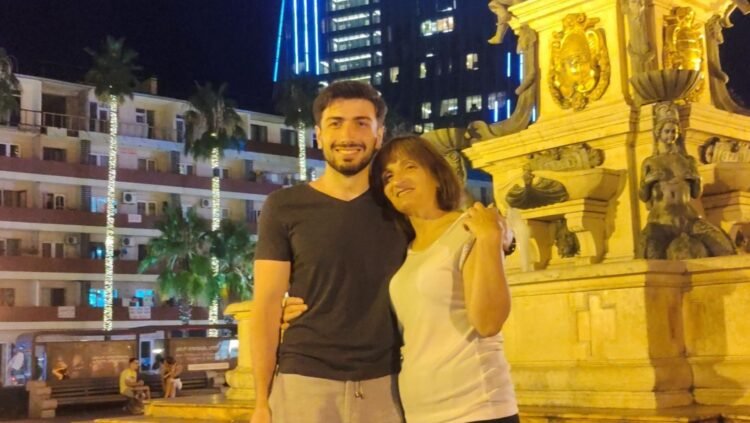 გიგა ავალიანის დედა