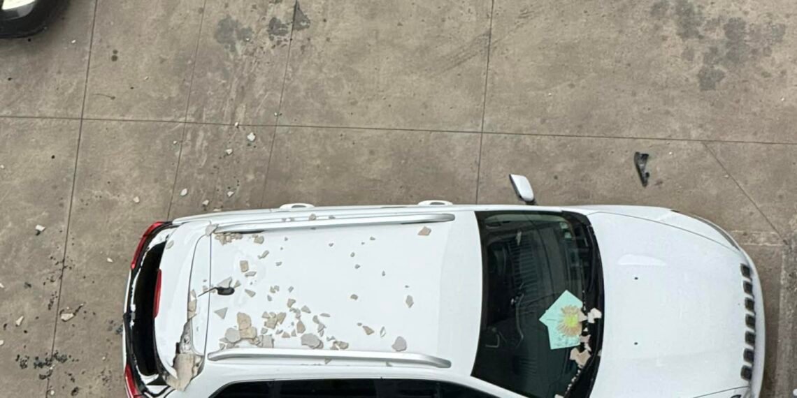 “სასწაულებრივად გადავრჩით”- წყალტუბოში დევნილთა დასახლებაში ფასადის ნაწილი ჩამოიშალა