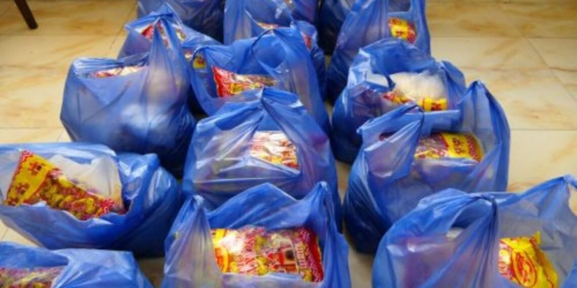 ხონის მერია საახაწლოდ 405 შეჭირვებულ ოჯახს სასაჩუქრე ნობათის გადასცემს