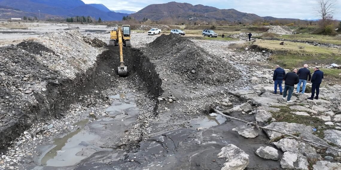 მოსახლეობა ხონში წყლის პრობლემის გადაჭრას ითხოვს – რას აცხადებს ქალაქის მერი