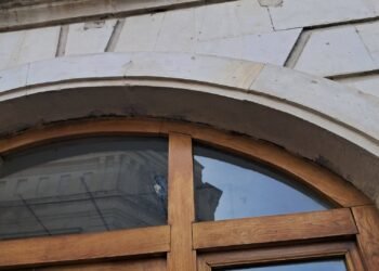 “ბიჭი პირჯვარს იწერდა. ღმერთმა გადაარჩინა”- რა საფრთხეზე წერენ მოქალაქეები ქუთაისში