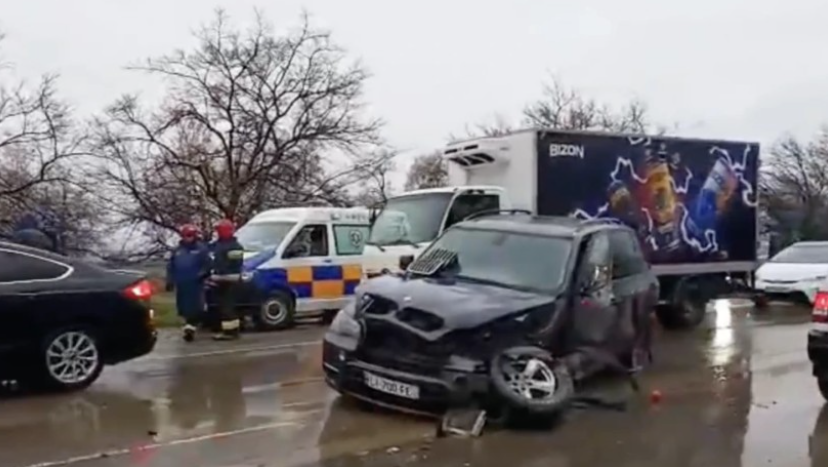 მძიმე ავარია მარნეული-თბილისის გზაზე