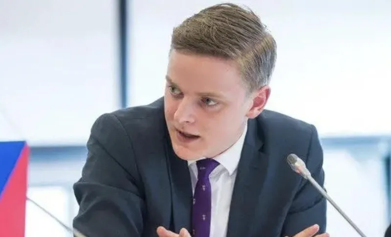 “შეხედეთ საქართველოს პარლამენტის წევრებს, სრულ სისულელეებს ლაპარაკობენ”- შვედი დეპუტატი