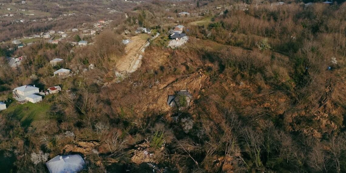 ეს ეროვნული მასშტაბის ტრაგედიაა – რას წერს ლაშა ბერეკაშვილი სოფელ კურსებზე