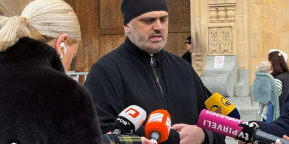 დეკანოზი თეიმურაზ თათარაშვილი – სამების ტაძარში ჯებირები მოეწყო, დაწესდა წესები