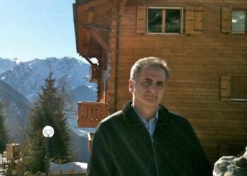 “გარე და შიდა მტრებმა ვერ გადაგვჩეხეს მორიგ უბედურებაში” – რას წერს კონსტანტინე გამსახურდია კათალიკოს-პატრიარქზე