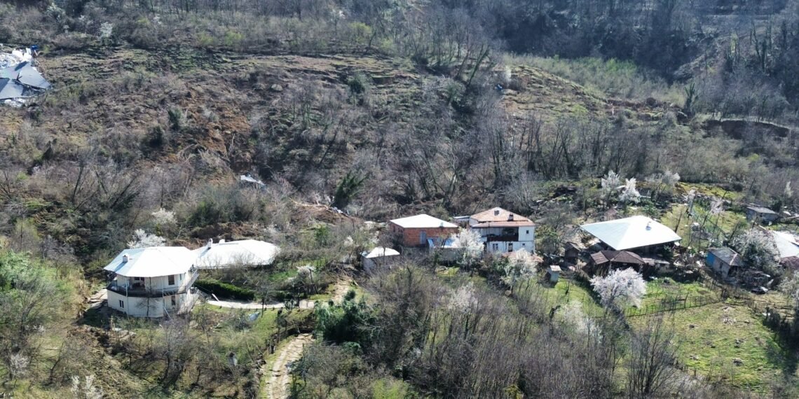 სტიქია სოფელ კურსებში – ფოტორეპორტაჟი