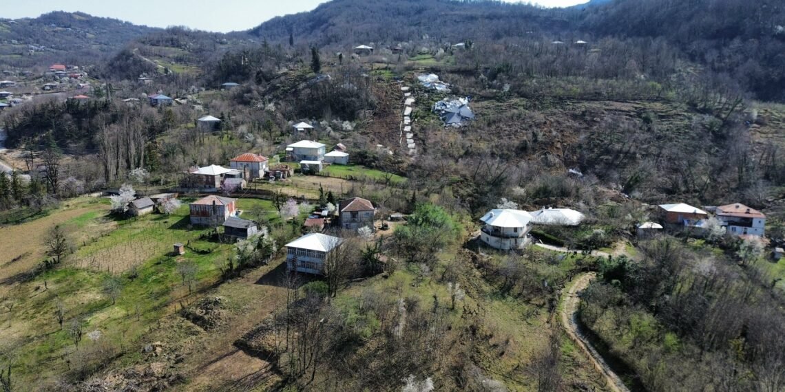 სტიქია სოფელ კურსებში – ფოტორეპორტაჟი