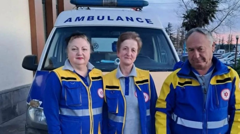 სამეგრელოში სასწრაფოს ექიმებმა ახალგაზრდა ქალი სახლში ამშობიარეს