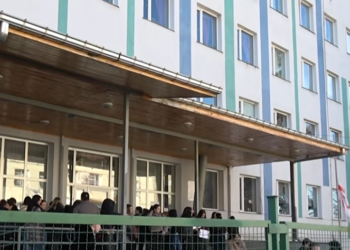 “შიდა გამოცდები გადაიქცა მოსწავლეთა მომზადების მთავარ წყაროდ, ხშირად არის ნიშნებით მუქარა” – რა ხდება ქუთაისის 36-ე სკოლაში