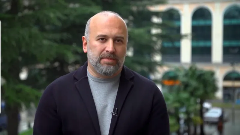 “ნებისმიერ შემთხვევაში ერთადერთი გზა, რომელმაც შეიძლება შეცვალოს ხელისუფლება, არის არჩევნები” – ზვიად შალამბერიძე