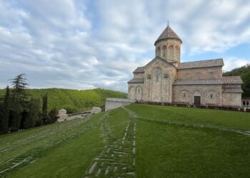 ბოდბის მონასტერში, ექსკურსიის დროს, გოგონა რამდენიმე მეტრის სიმაღლიდან გადავარდა